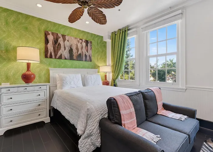 Vacation Apartment Rentals in Palm Beach