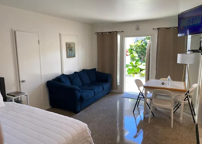 Tiana Beach Inn Hollywood