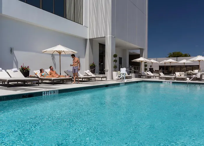 Luxury Hotels in Hollywood