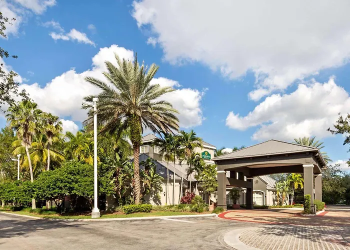 Plantation Beach hotels