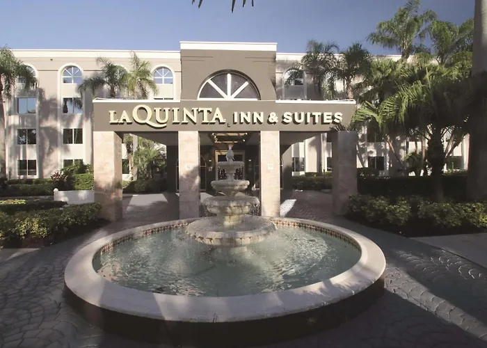La Quinta By Wyndham Coral Springs South Hotel