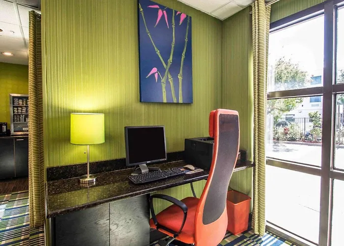 Comfort Inn & Suites Lantana - West Palm Beach South