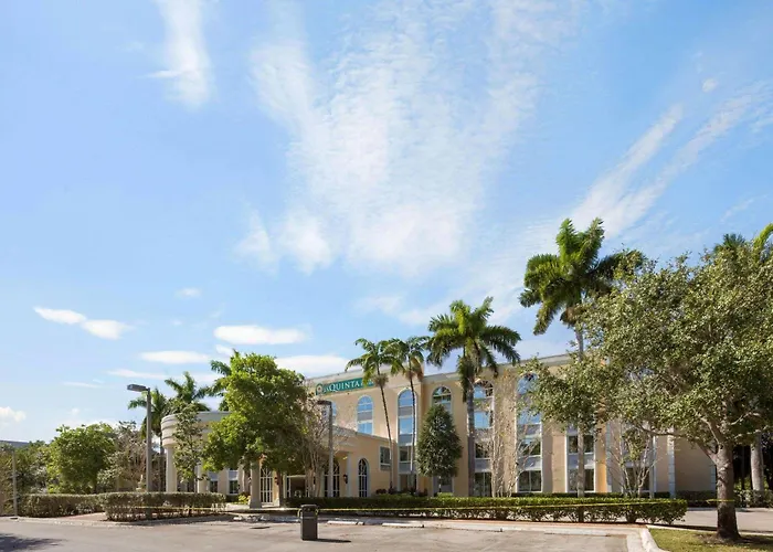 La Quinta Inn & Suites By Wyndham Sunrise