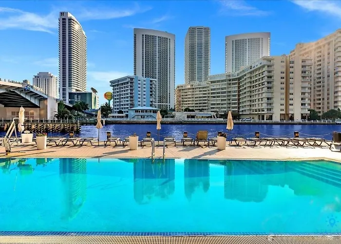 Infinite View Balcony Pool Hotel Hallandale Beach