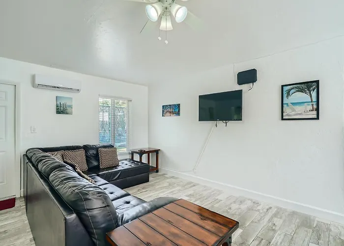 Palm Beach Shores Dog Friendly Lodging and Hotels