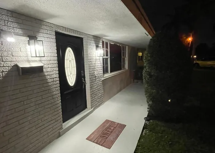 Pembroke Pines Luxury Cottages