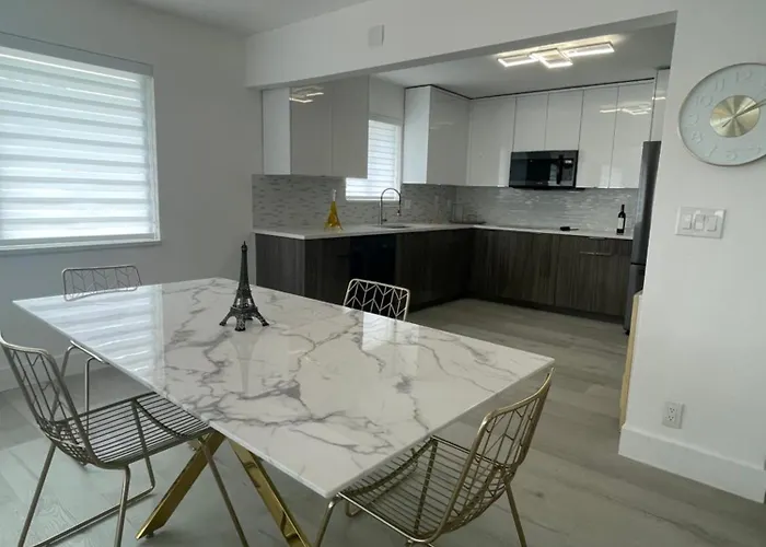 Pinto Luxury Village Hallandale Beach