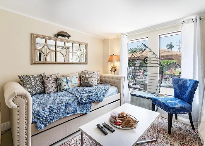 Vacation homes in Hallandale Beach
