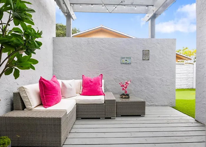 Cabin Rentals in Tamiami