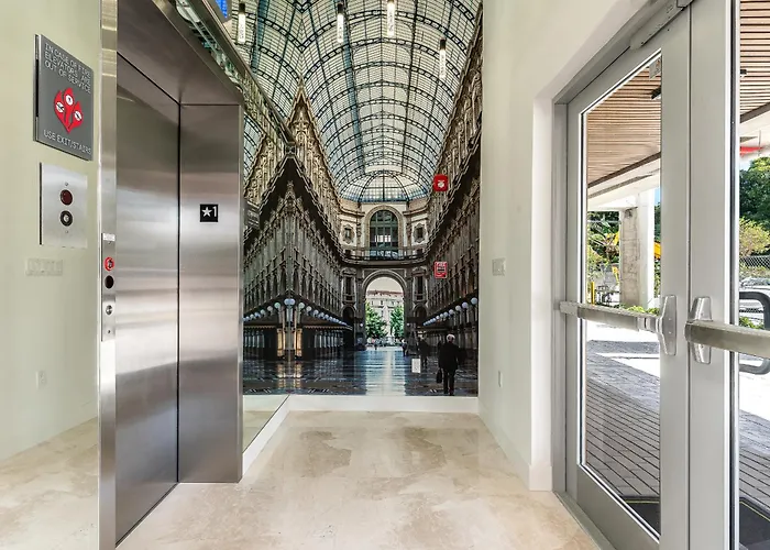 Luxury Hotels in Hollywood near 