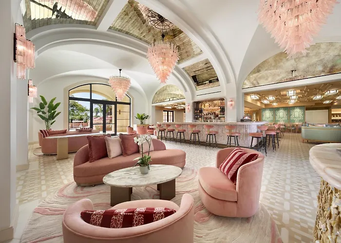 Luxury Hotels in Palm Beach near 