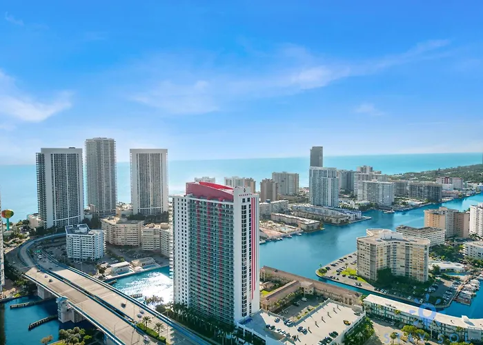 Upper Studio - Balcony - Pool - Gym - Near Beach Hallandale Beach