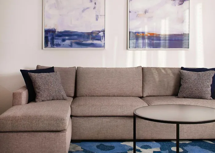 Palm Beach Gardens Dog Friendly Lodging and Hotels