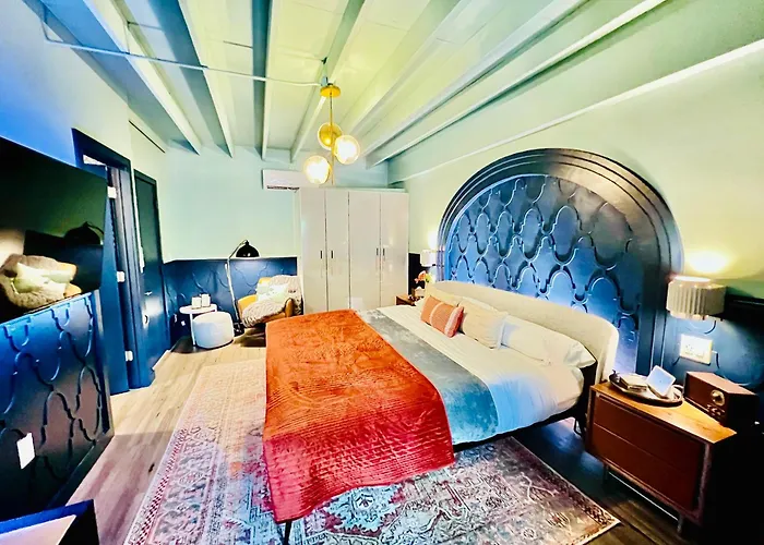 Luxury Hotels in Weston near 