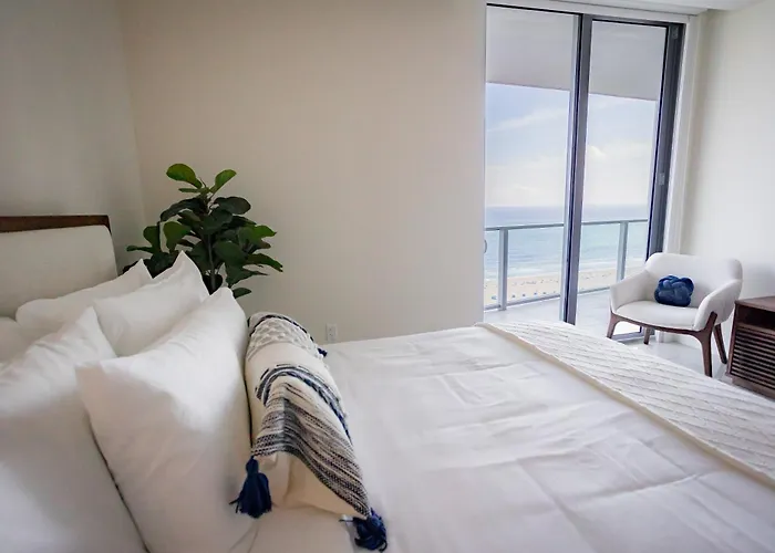 Luxury Hotels in Riviera Beach near 