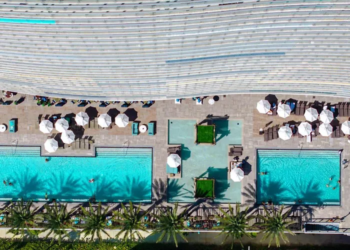 Luxury Hotels in Aventura near 