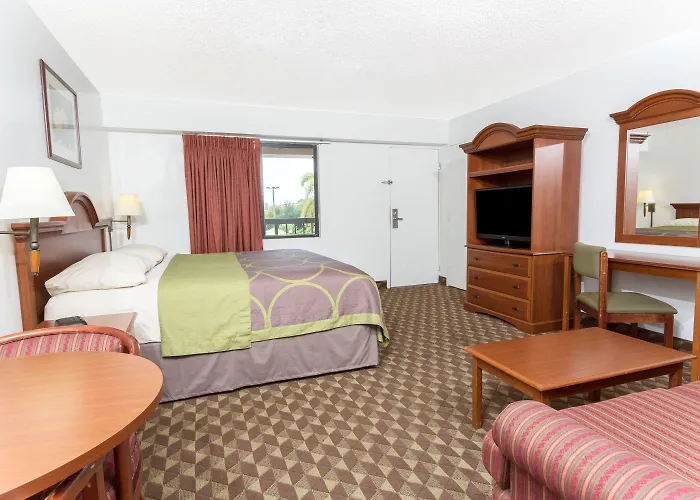 Super 8 By Wyndham Riviera Beach West Palm Beach