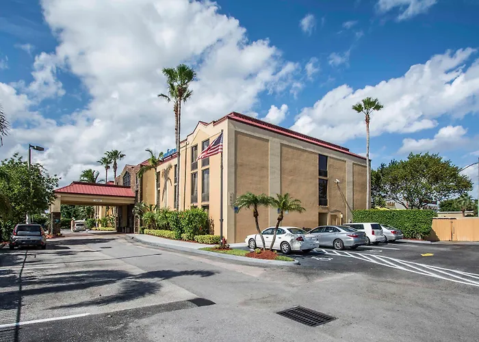 Lantana Beach hotels