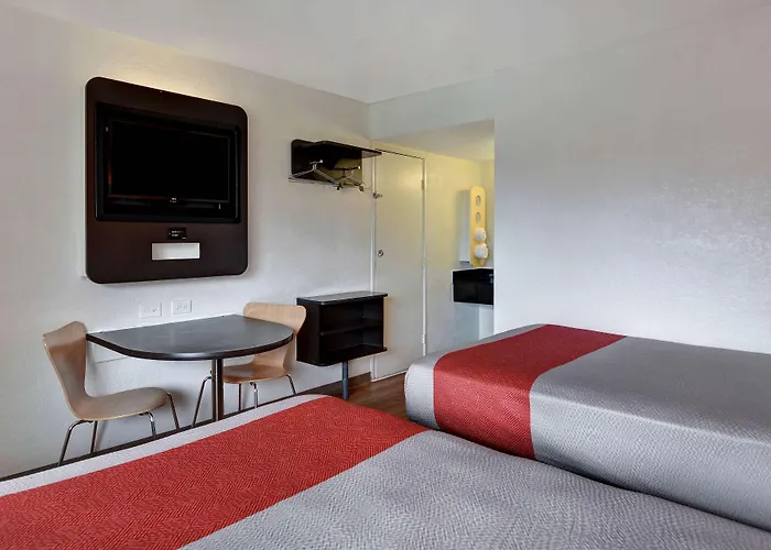 Motel 6 Dania Beach