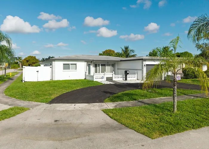 Lauderdale Lakes Luxury Villas