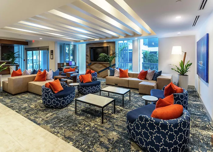Palm Beach Gardens Hotels with Tennis Court