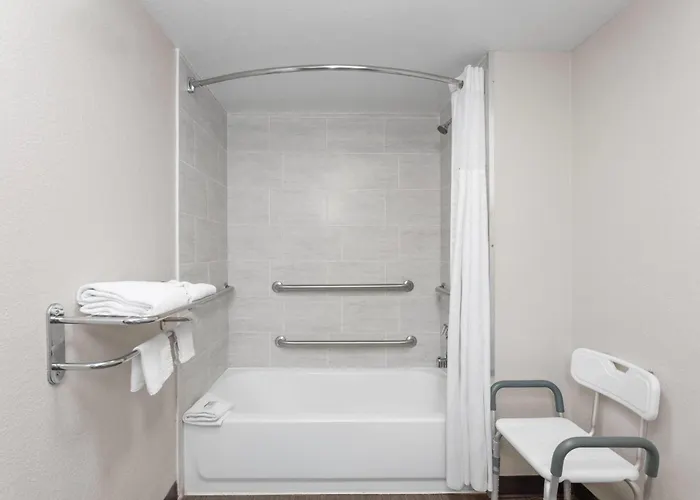 Super 8 Motel By Wyndham Near Fort Lauderdale Arpt Dania Beach
