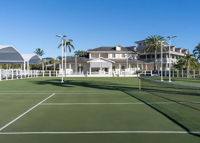 Palm Beach Hotels with Tennis Court