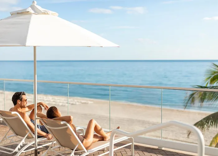 Luxury Hotels in Sunny Isles Beach near 